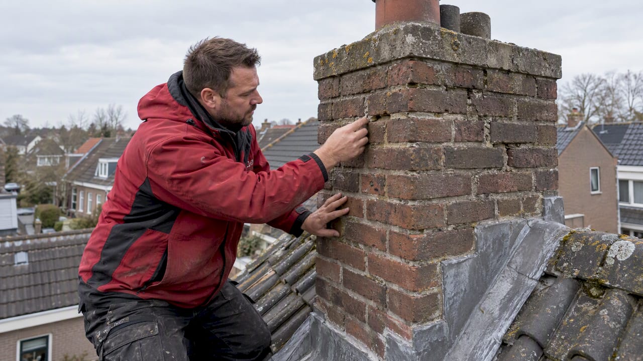 Schoorsteenrenovatie bij een Nederlandse woning